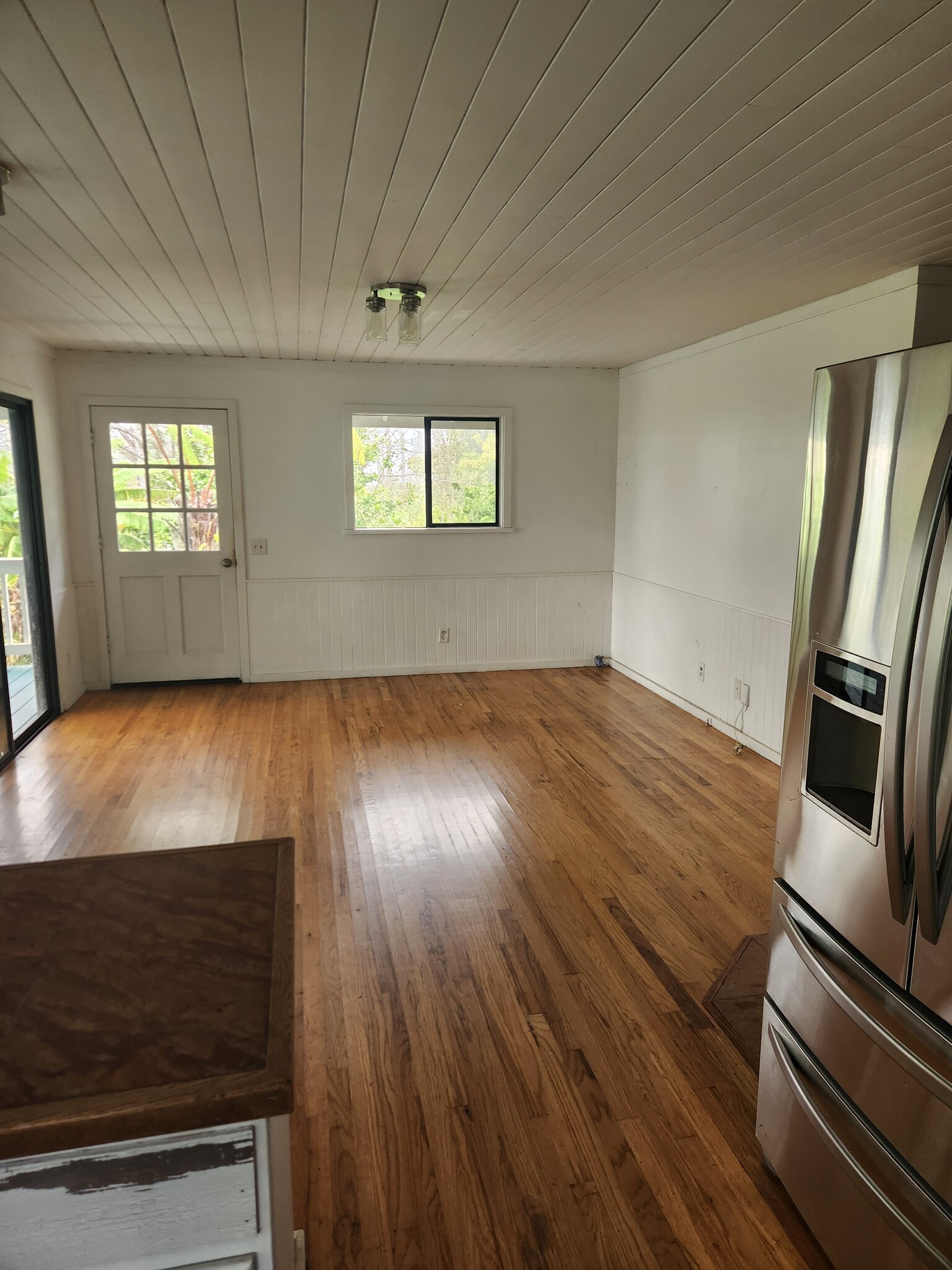 Living area - 2190 Piiholo Rd