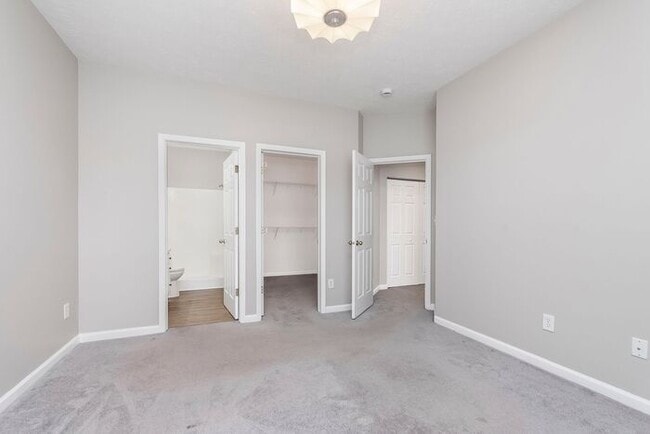 Building Photo - Beautiful town home in the quiet Towne Park community!!