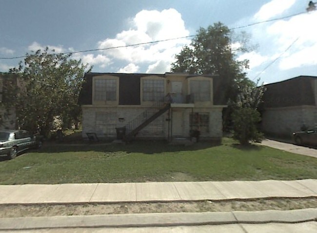 Building Photo - 3330-3356 Kabel Dr