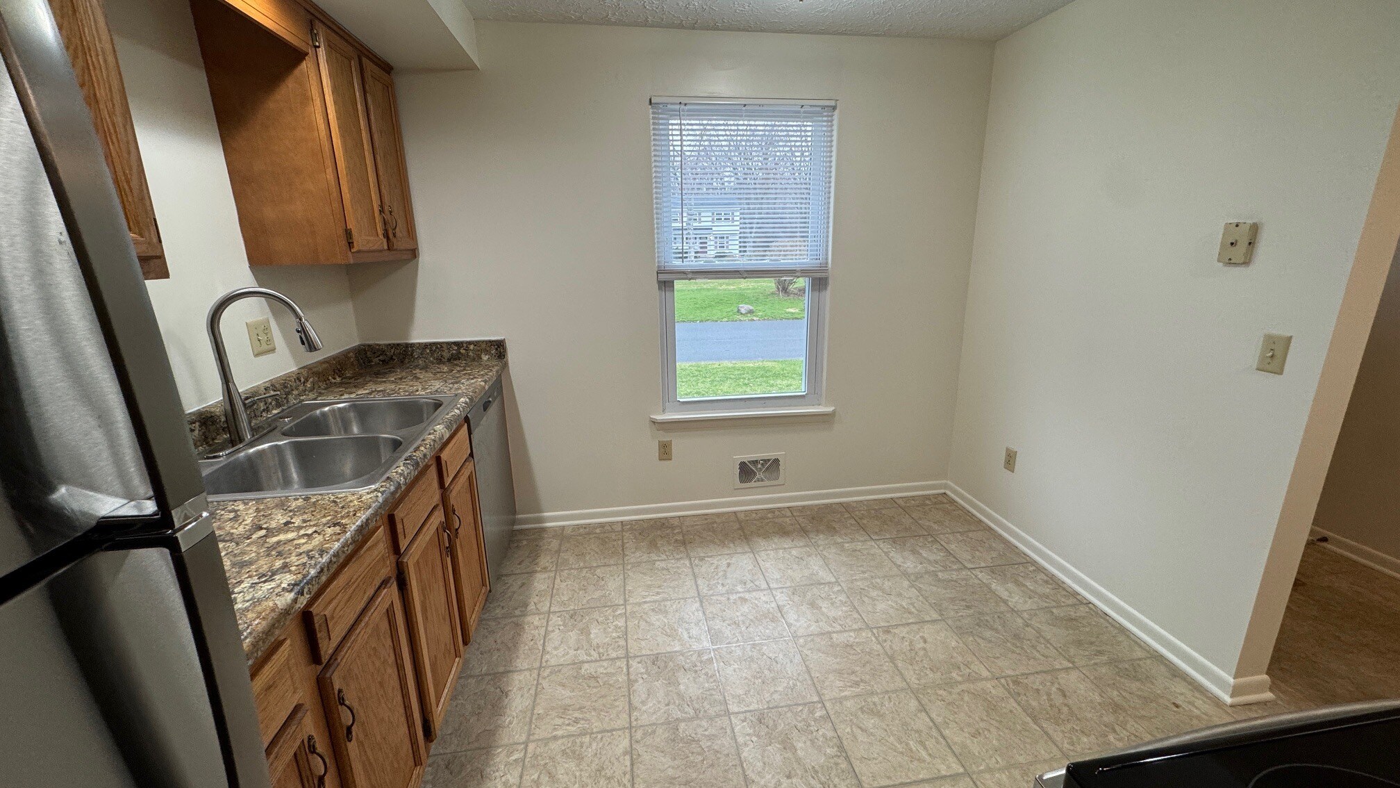 Building Photo - 63 Havenwood Holw