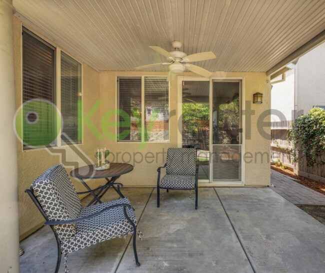 Building Photo - 209 Needle Ct