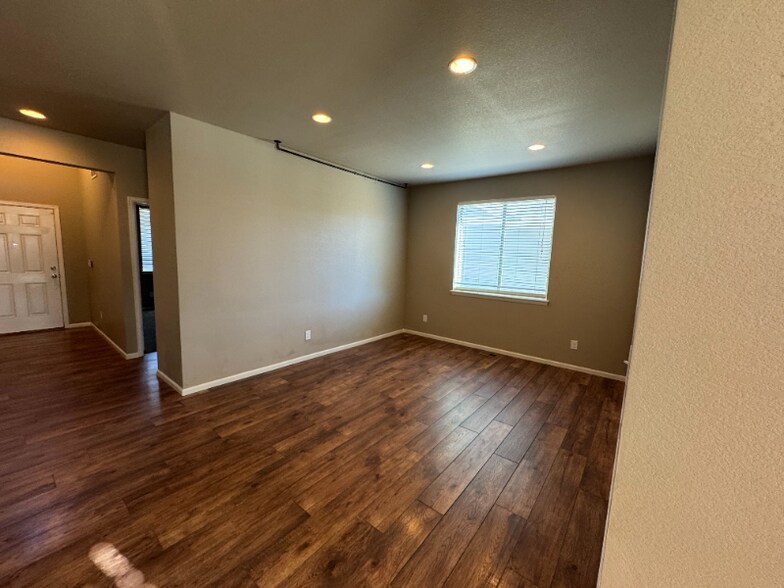 Building Photo - 6559 Tombstone Ridge Rd