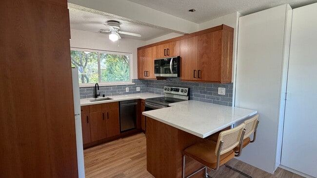 Building Photo - Concord Beautiful 1 bedroom 1 bathroom ADU updated kitchen, 2 car parking, fresh paint