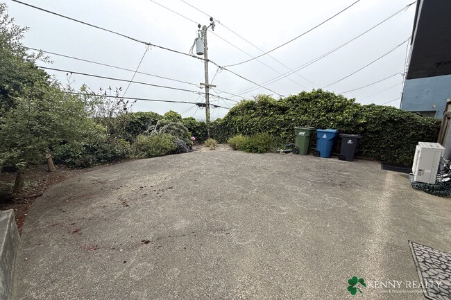 Building Photo - Spacious 1-Bedroom Lower-Level Apartment with Private Patio