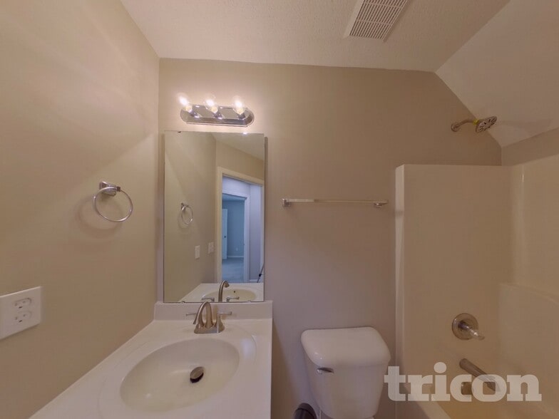 Building Photo - 1847 Duke Adam St