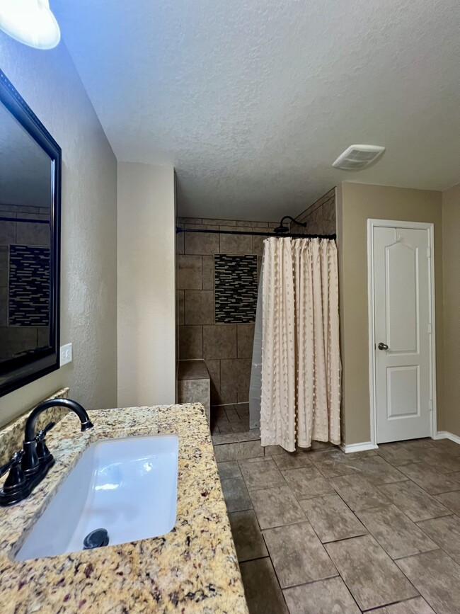 Building Photo - 7623 Eagle Park Dr