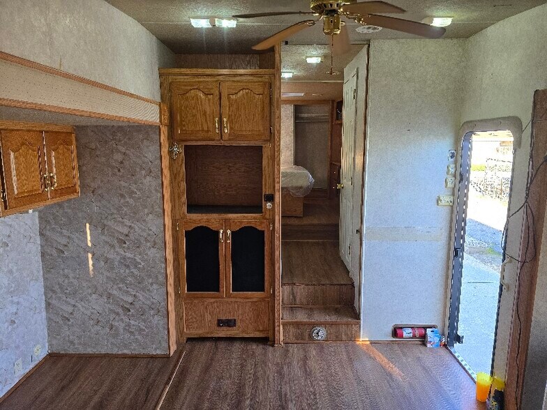 Building Photo - 2065 Atwater Blvd