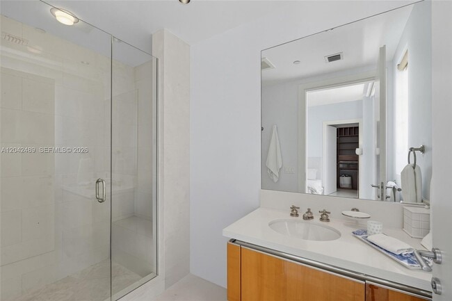 Building Photo - 7141 Fisher Island Dr