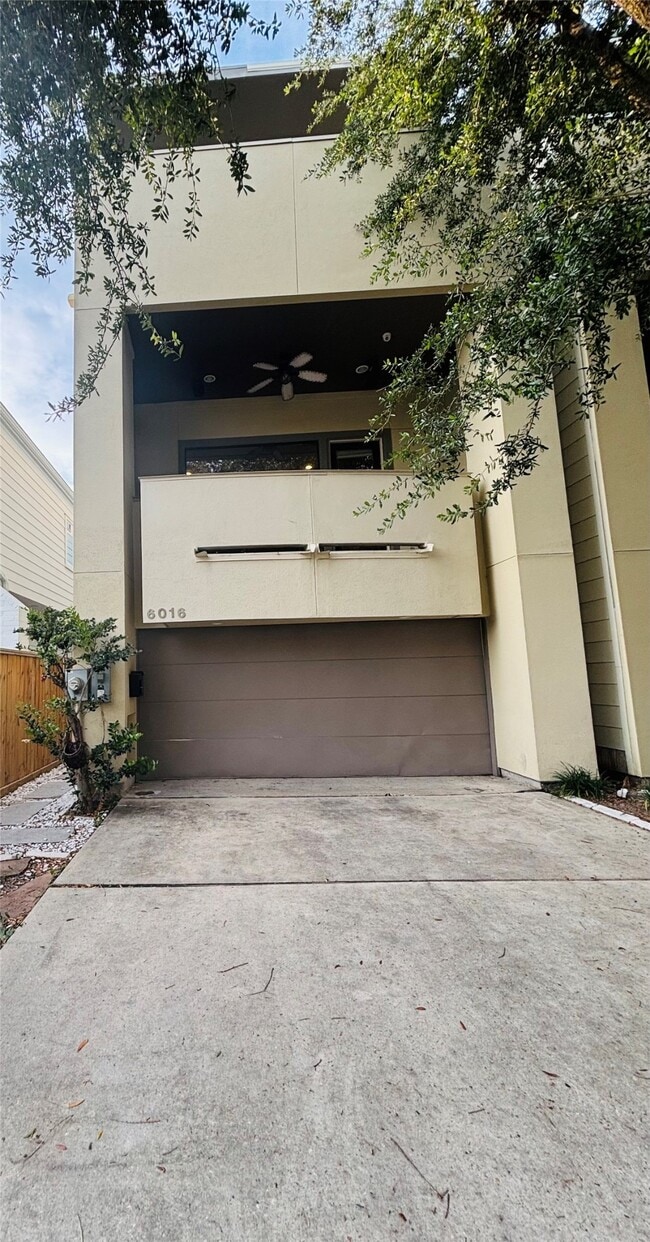 Building Photo - 6016 Truro St