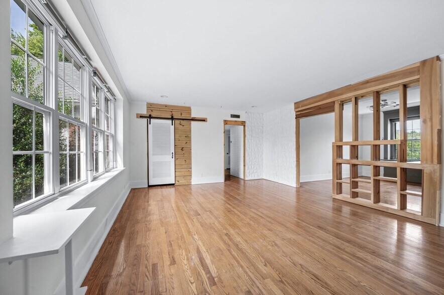 Family room - 1112 Clifton Ln