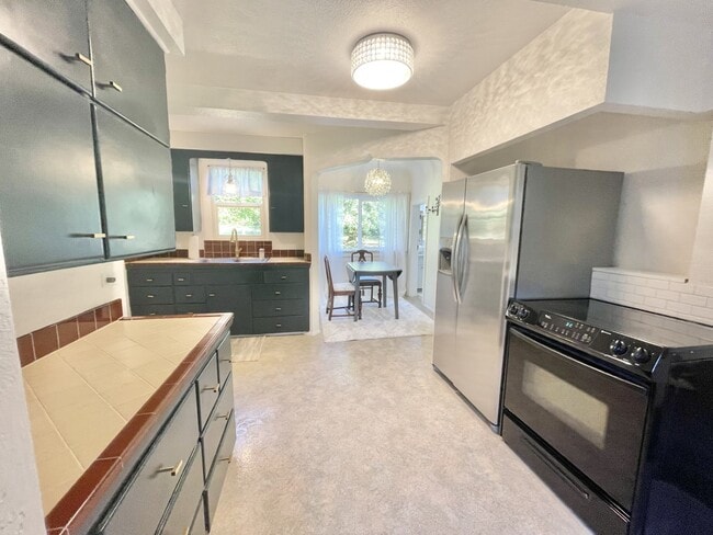 Building Photo - 7223 61st Ave SE