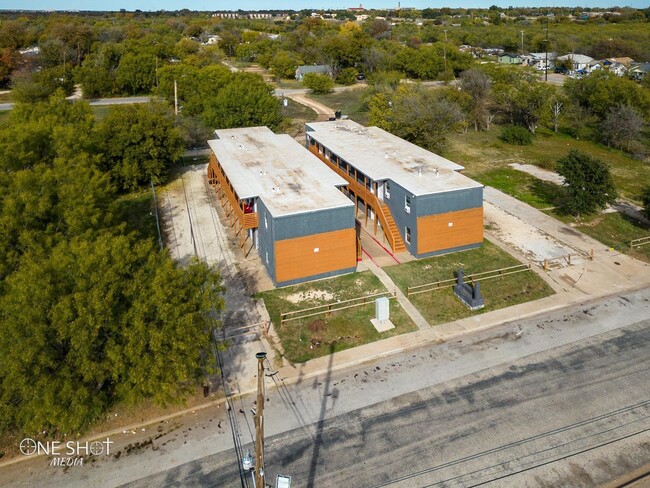 Primary Photo - 526 E N 7th St