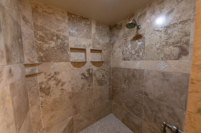 Building Photo - Charming 4 bed, 2 bath home in Chandler!