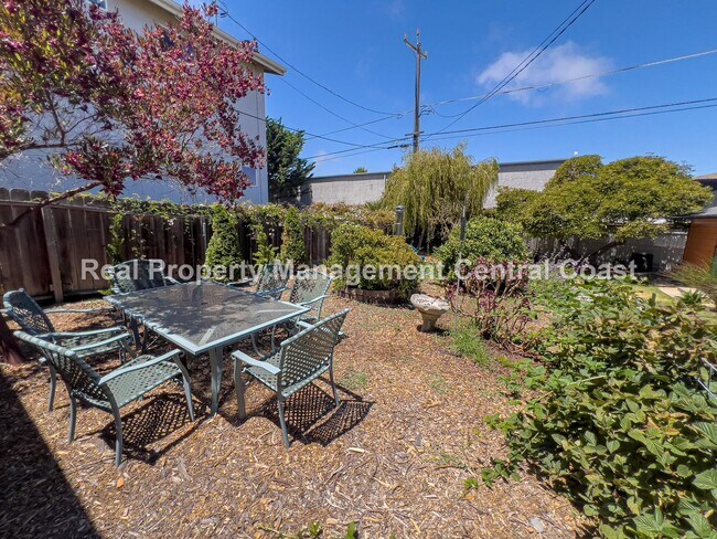 Building Photo - AVAILABLE AUGUST - Charming Morro Bay Home...