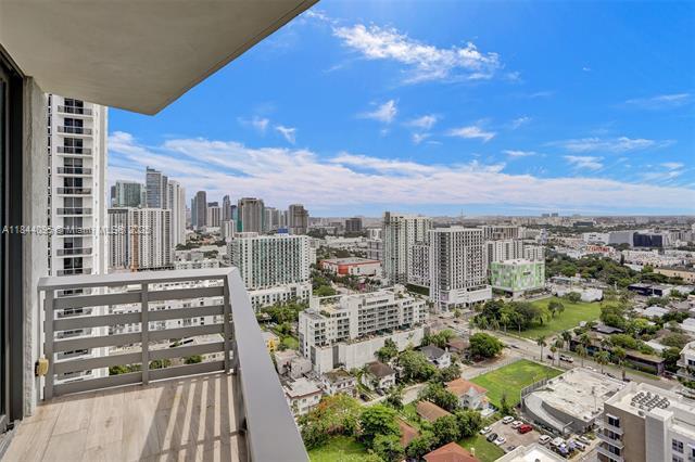 Building Photo - 460 NE 28th St