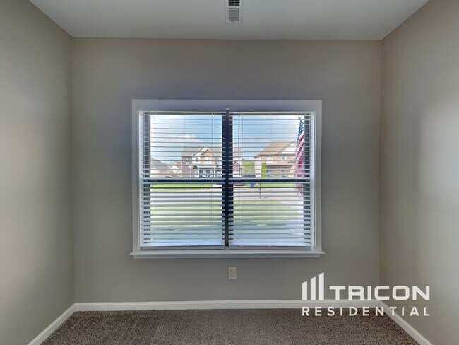 Building Photo - 1430 Raven Rd