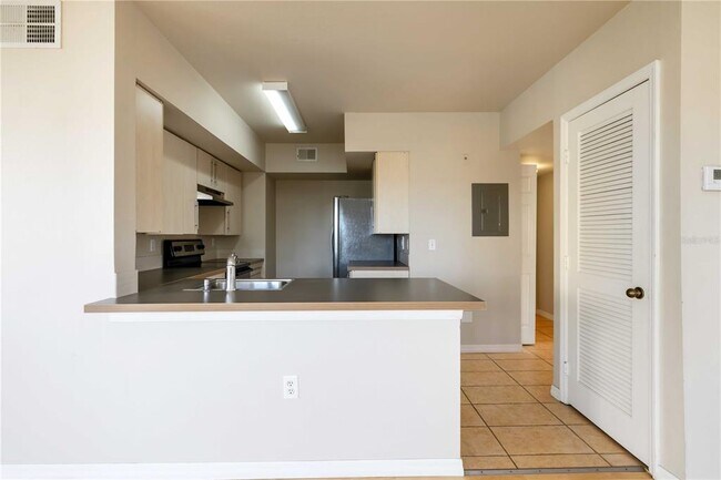 Building Photo - 1030 Villagio Cir