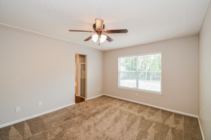 Building Photo - 3382 Westfield Dr