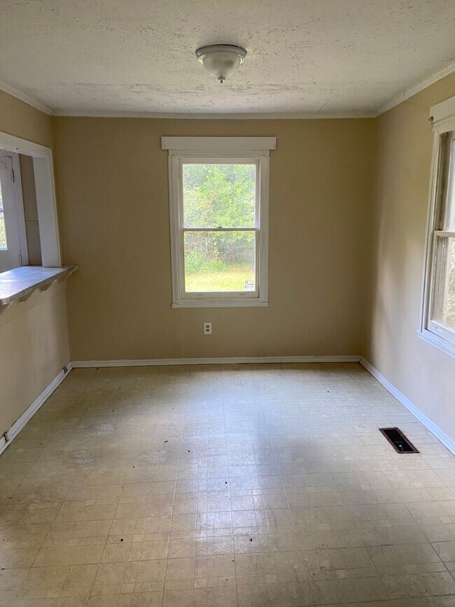 Building Photo - 563 Parkchester Dr