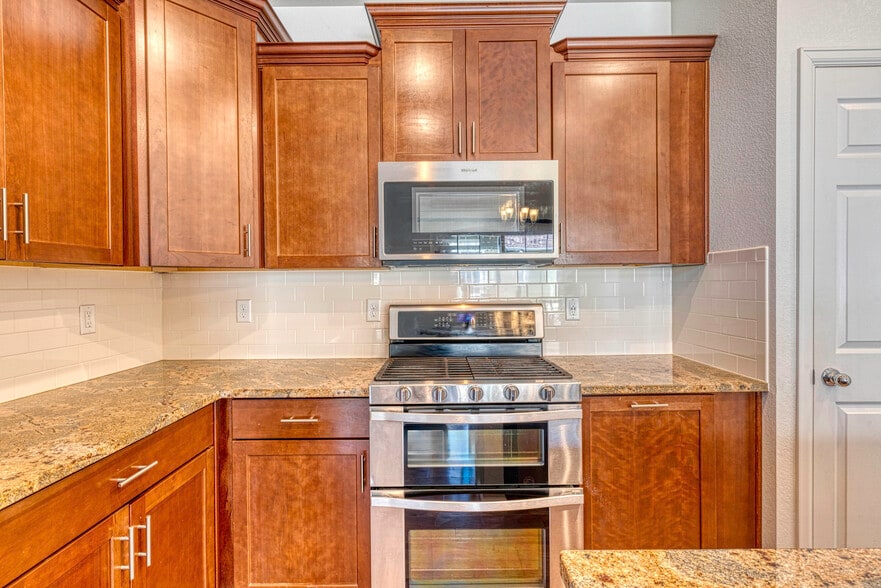 Building Photo - 1154 Telleen Ave