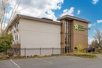 Building Photo - Furnished Studio-Trimark University Housing Hotel