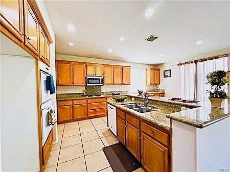 Building Photo - 17231 Greentree Dr