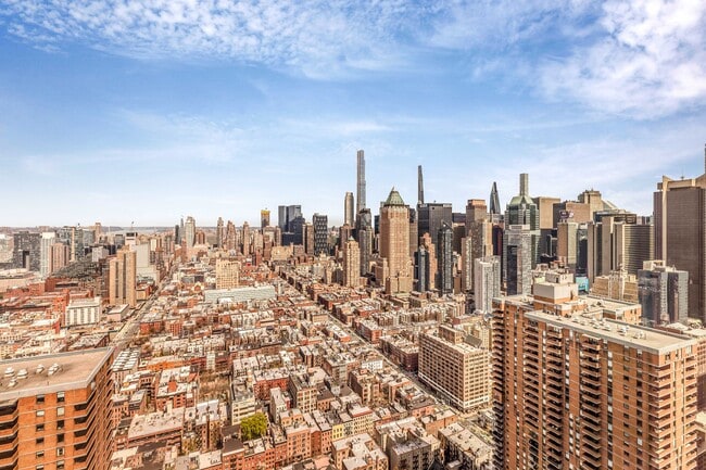 Building Photo - 460 W 42nd St