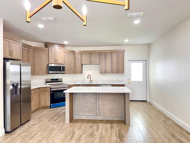 Building Photo - 1405 Eagles Ln