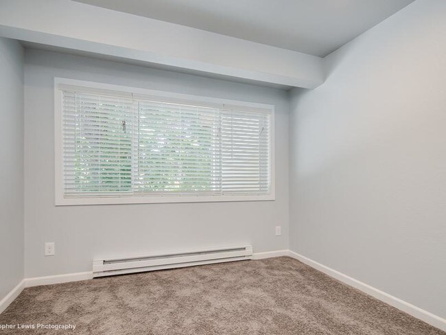 Building Photo - 1140 Poplar Ave