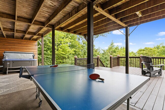 Building Photo - 202 Oak Ledge Rd