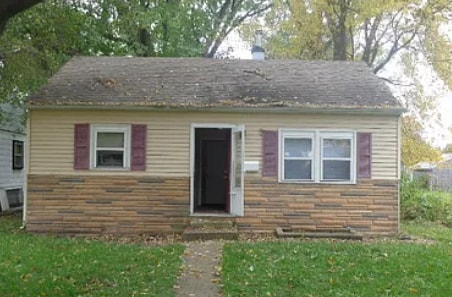 Building Photo - 233 S Chicago St