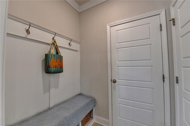 Building Photo - 1561 Branthaven Ln