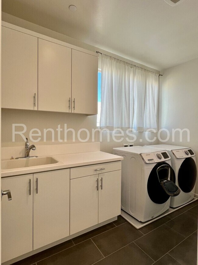 Building Photo - 15113 Lincoln Lp