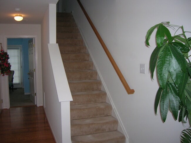 Building Photo - --APPLICATION PENDING CURRENTLY UNAVAILABL...