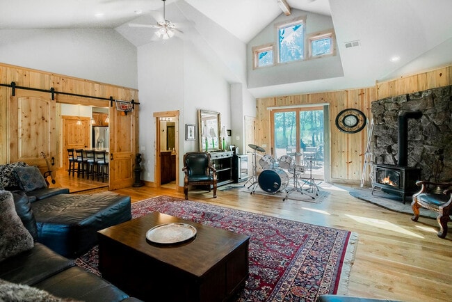 Building Photo - 28940 Golf Way