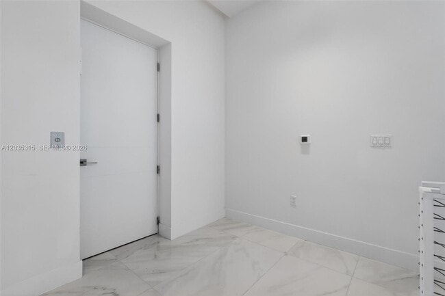Building Photo - 3750 Yacht Club Dr