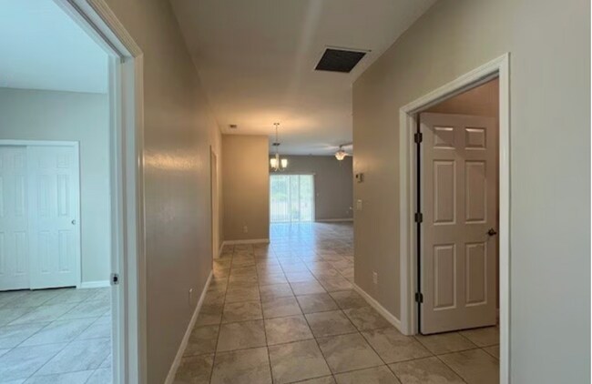 Building Photo - 1039/1043 San Cristobal Ave