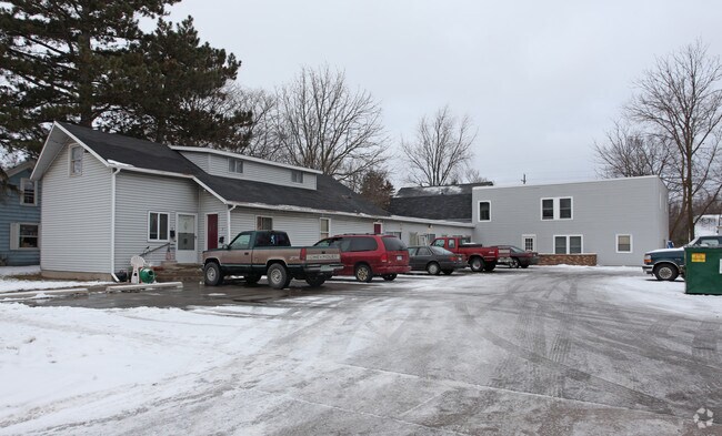 Primary Photo - Appletree Apartments