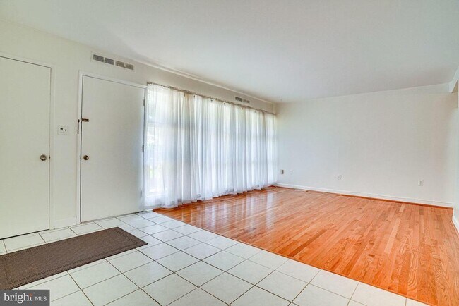 Building Photo - 4771 Parkman Ct