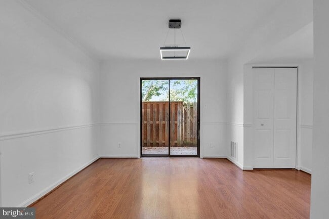 Building Photo - 9021 Sandalwood Dr