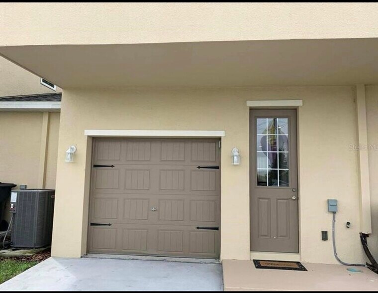 Building Photo - 112 Holly Village Dr