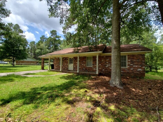 Building Photo - 105 Springdale Rd