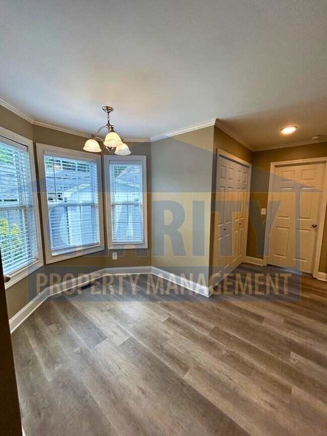Building Photo - Two bedroom townhome in Downtown Cleveland!