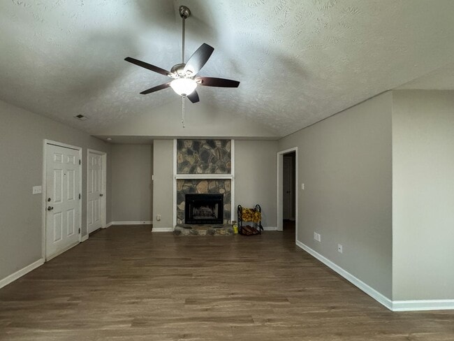 Building Photo - Charming 3 Bed 2 Bath Home in Jack Britt