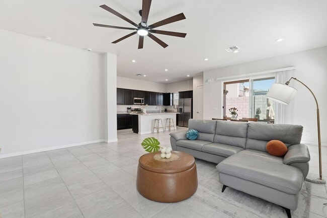 Building Photo - 1521 S Senate St