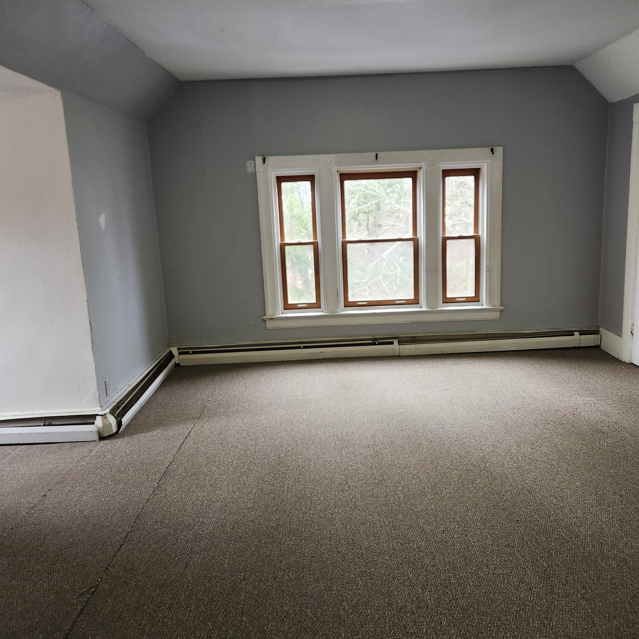 Building Photo - 24 N Park St