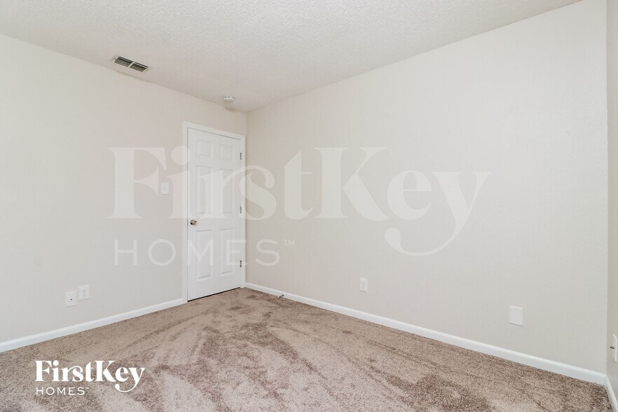 Building Photo - 1625 Gardner Dr