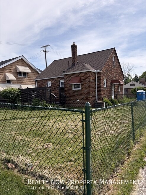 Building Photo - 5032 E 110th St