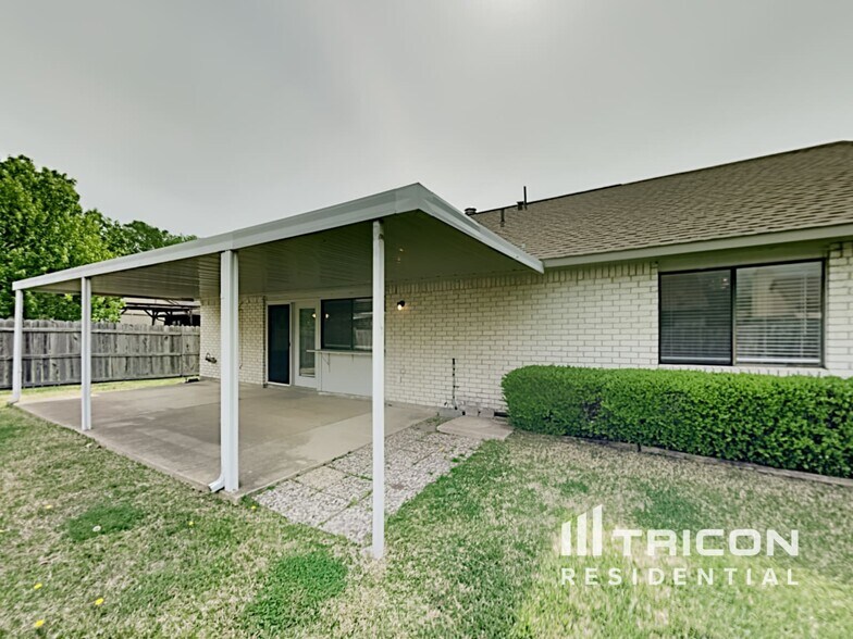 Building Photo - 515 Magnolia Dr