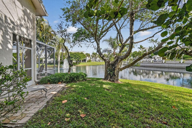 Building Photo - 2074 Mainsail Cir